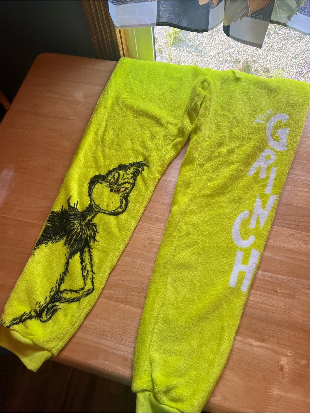 Women’s The Grinch Plush Lounge Pants - Neon Yellow